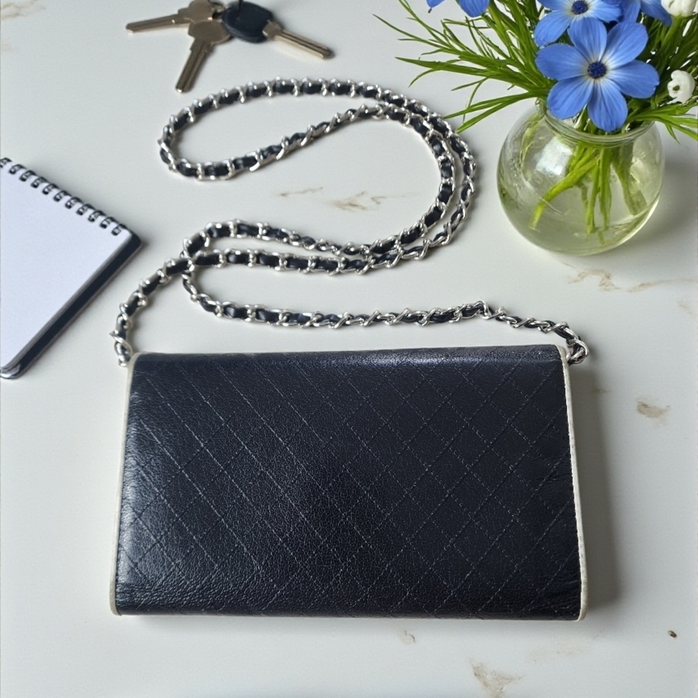 Chanel Coco Mark Bicolor Lambskin Long Wallet On Unbranded Chain - Picture 3 of 15